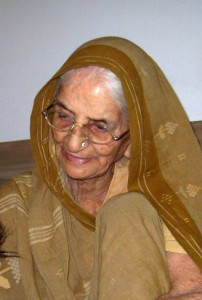 श्री दयाल चंद्र सोनी की धर्म पत्नी श्रीमती राय कवँर सोनी